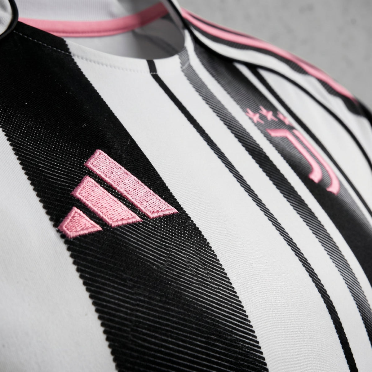 Juventus 25/26 Kids Home Jersey