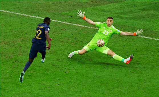 Martinez’s Iconic Save in the World Cup Final.