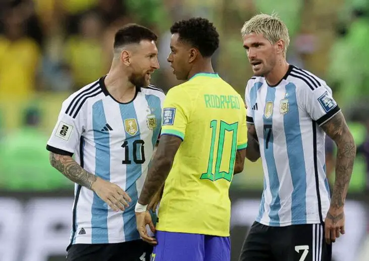 Rodrygo playing for his team against Argentina.