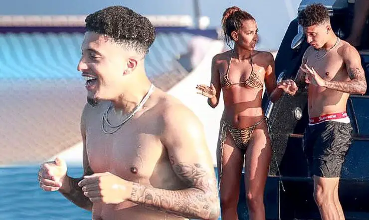 Jadon Sancho was spotted with a girl in Ibiza on a yacht. 