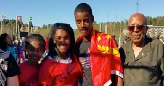 Alexander Isak is very close to his family. 